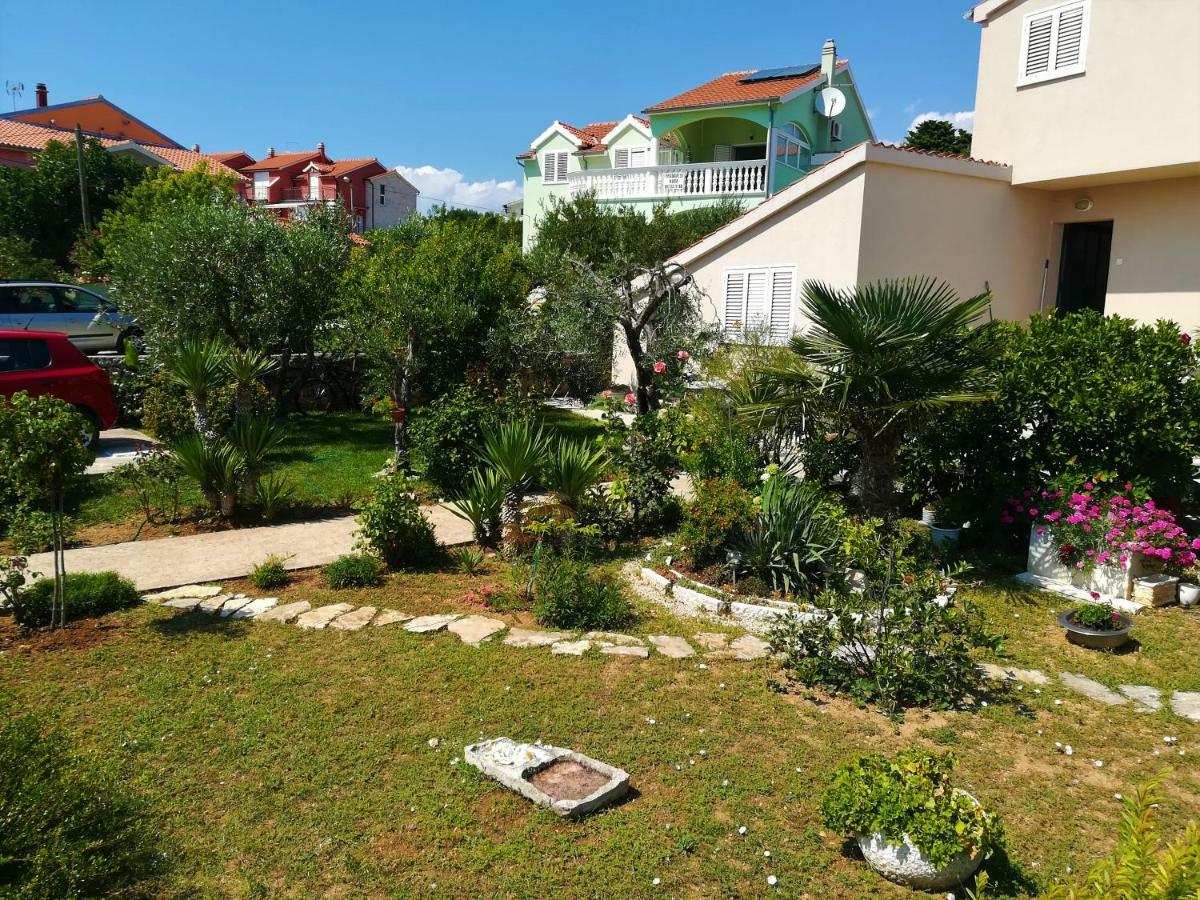 Olive Grove Appartement Vodice Buitenkant foto